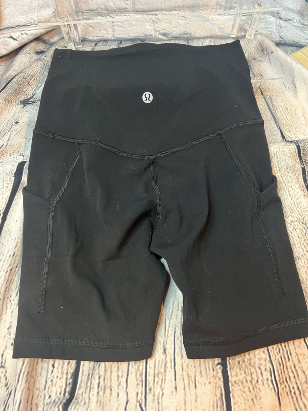 Lululemon Align High-Rise Short 6" with Pockets in Black- Size 2